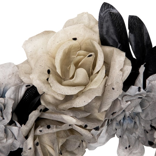 16" Double Skull & Gray Roses Halloween Wreath